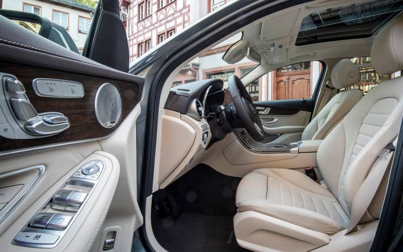 MercedesBenz GLCClass GLC 300 4MATIC 2020 SUV Drive